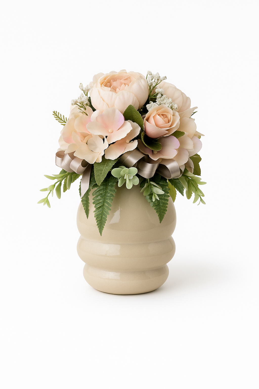 Composizione floreale in vaso beige – Delicatezza naturale in stile romantico